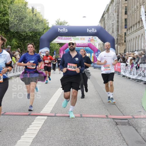 06.09.2026 - CURREX Alsterlauf Yannick Fuchs http://msf.ph/oto/10188464 06.09.2026 10:05:21 Ziel 1239, 2195, 3011, 3336, 3737, 3838, 4151, 4642, 4769, 6155, 6242, 6392, 8243 meine-sportfotos.de
