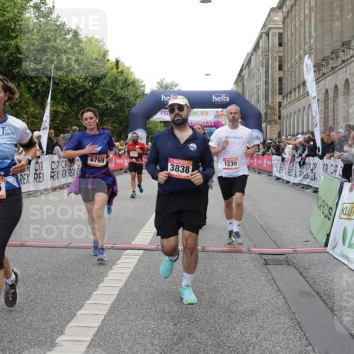06.09.2026 - CURREX Alsterlauf Yannick Fuchs http://msf.ph/oto/10188522 06.09.2026 10:05:22 Ziel 1239, 2195, 3011, 3336, 3737, 3838, 3890, 4151, 4642, 4769, 6155, 6242, 6392, 8243 meine-sportfotos.de