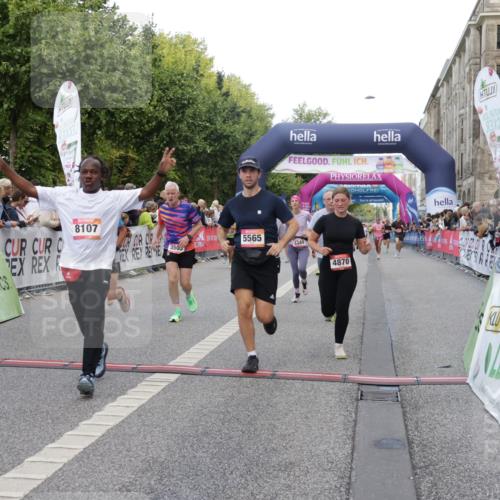 06.09.2026 - CURREX Alsterlauf Yannick Fuchs http://msf.ph/oto/10188560 06.09.2026 09:57:12 Ziel 2056, 2311, 2557, 2968, 3349, 3505, 3622, 3690, 3694, 4870, 5166, 5320, 5565, 6071, 6394, 6396, 8107, 8167 meine-sportfotos.de