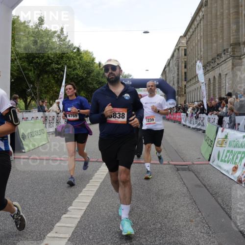 06.09.2026 - CURREX Alsterlauf Yannick Fuchs http://msf.ph/oto/10188574 06.09.2026 10:05:22 Ziel 1239, 2195, 3011, 3336, 3737, 3838, 3890, 4151, 4642, 4769, 6155, 6242, 6392, 8243 meine-sportfotos.de