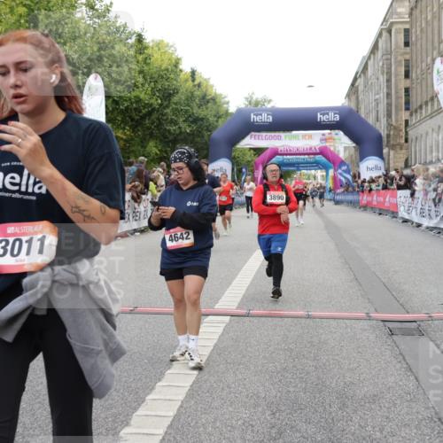 06.09.2026 - CURREX Alsterlauf Yannick Fuchs http://msf.ph/oto/10188752 06.09.2026 10:05:26 Ziel 1239, 2195, 2310, 3011, 3315, 3336, 3527, 3528, 3737, 3838, 3890, 4151, 4642, 4769 meine-sportfotos.de