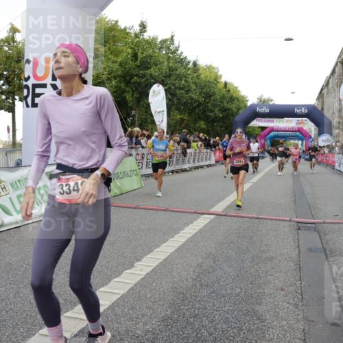 06.09.2026 - CURREX Alsterlauf Yannick Fuchs http://msf.ph/oto/10188856 06.09.2026 09:57:16 Ziel 2056, 2311, 2557, 2900, 3349, 3505, 3622, 3673, 3694, 3978, 4870, 5345, 5398, 5565, 6071, 6119, 6279, 6394, 6396, 8093, 8107, 8198 meine-sportfotos.de
