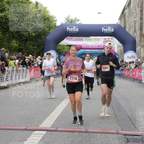 06.09.2026 - CURREX Alsterlauf Yannick Fuchs http://msf.ph/oto/10189457 06.09.2026 09:57:25 Ziel 2316, 2900, 2966, 3673, 3881, 3914, 3978, 4641, 4859, 5345, 5398, 5463, 5510, 5978, 6119, 6279, 8093, 8198, 8281 meine-sportfotos.de