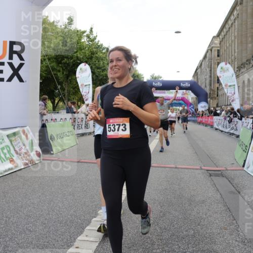 06.09.2026 - CURREX Alsterlauf Yannick Fuchs http://msf.ph/oto/10189466 06.09.2026 10:05:38 Ziel 3064, 3180, 3314, 3457, 4152, 4408, 4430, 4511, 5135, 5349, 5373, 5405, 5406, 5777, 6458 meine-sportfotos.de