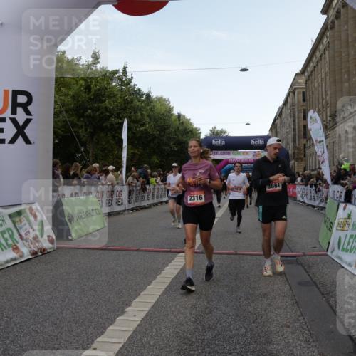 06.09.2026 - CURREX Alsterlauf Yannick Fuchs http://msf.ph/oto/10189532 06.09.2026 09:57:26 Ziel 2316, 2900, 2966, 3236, 3673, 3881, 3914, 3978, 4641, 4859, 5345, 5398, 5463, 5510, 5978, 6119, 6279, 8029, 8093, 8198, 8281 meine-sportfotos.de