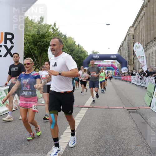06.09.2026 - CURREX Alsterlauf Yannick Fuchs http://msf.ph/oto/10189704 06.09.2026 10:05:42 Ziel 2267, 2476, 2659, 3064, 3180, 3230, 3314, 3439, 3457, 4130, 4152, 4198, 4408, 4430, 4538, 5135, 5137, 5373, 5390, 5405, 5406, 5777, 6458 meine-sportfotos.de