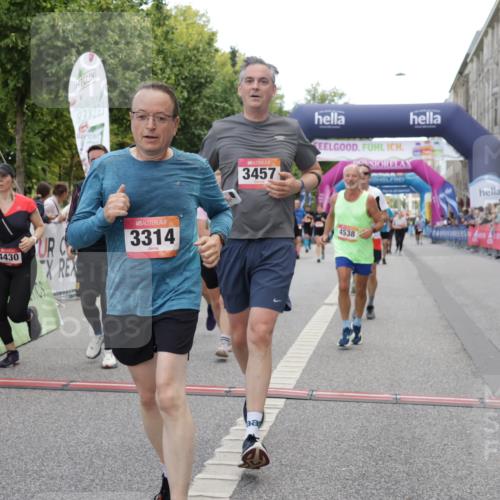 06.09.2026 - CURREX Alsterlauf Yannick Fuchs http://msf.ph/oto/10189756 06.09.2026 10:05:43 Ziel 2267, 2476, 2659, 3064, 3180, 3230, 3314, 3439, 3457, 4130, 4197, 4198, 4408, 4430, 4538, 5135, 5137, 5373, 5390, 5405, 5406, 5777, 6458 meine-sportfotos.de