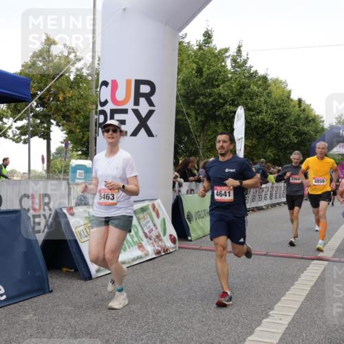 06.09.2026 - CURREX Alsterlauf Yannick Fuchs http://msf.ph/oto/10189760 06.09.2026 09:57:29 Ziel 2316, 2806, 2966, 3160, 3236, 3559, 3881, 3914, 4224, 4641, 4859, 5463, 5510, 5978, 6020, 8029, 8281 meine-sportfotos.de