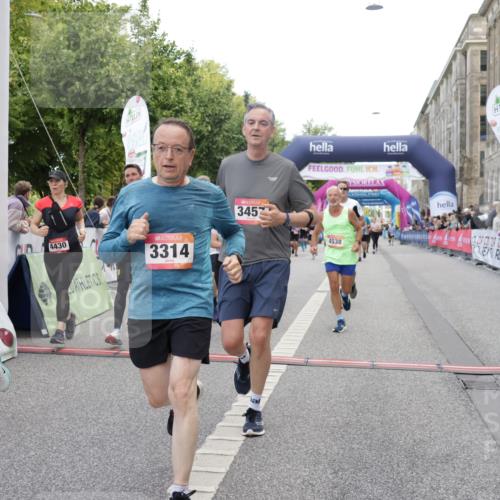 06.09.2026 - CURREX Alsterlauf Yannick Fuchs http://msf.ph/oto/10189767 06.09.2026 10:05:43 Ziel 2267, 2476, 2659, 3064, 3180, 3230, 3314, 3439, 3457, 4130, 4197, 4198, 4408, 4430, 4538, 5135, 5137, 5373, 5390, 5405, 5406, 5777, 6458 meine-sportfotos.de