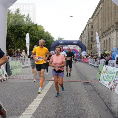 06.09.2026 - CURREX Alsterlauf Yannick Fuchs http://msf.ph/oto/10189803 06.09.2026 09:57:30 Ziel 2316, 2806, 2966, 3160, 3236, 3559, 3881, 3914, 4224, 4641, 4859, 5463, 5510, 5978, 6020, 8029, 8281 meine-sportfotos.de