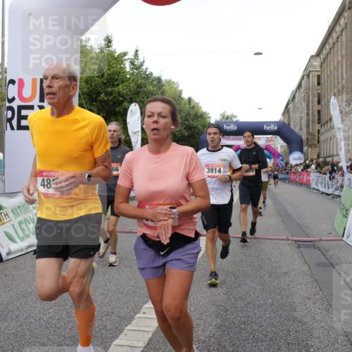 06.09.2026 - CURREX Alsterlauf Yannick Fuchs http://msf.ph/oto/10189854 06.09.2026 09:57:30 Ziel 2316, 2806, 2966, 3160, 3236, 3559, 3881, 3914, 4224, 4641, 4859, 5463, 5510, 5978, 6020, 8029, 8281 meine-sportfotos.de