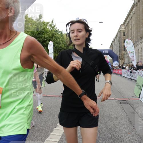 06.09.2026 - CURREX Alsterlauf Yannick Fuchs http://msf.ph/oto/10190004 06.09.2026 10:05:47 Ziel 2047, 2267, 2476, 2659, 3180, 3230, 3314, 3439, 3457, 4130, 4197, 4198, 4408, 4430, 4538, 4741, 4871, 5135, 5137, 5390, 5405, 5406, 5520, 6458 meine-sportfotos.de