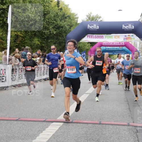 06.09.2026 - CURREX Alsterlauf Yannick Fuchs http://msf.ph/oto/10190177 06.09.2026 09:57:35 Ziel 2242, 2806, 2966, 3097, 3160, 3236, 3442, 3514, 3559, 3914, 4213, 4224, 4641, 4682, 4859, 5107, 5215, 5463, 5510, 5775, 6020, 6042, 6078, 6365, 8029 meine-sportfotos.de