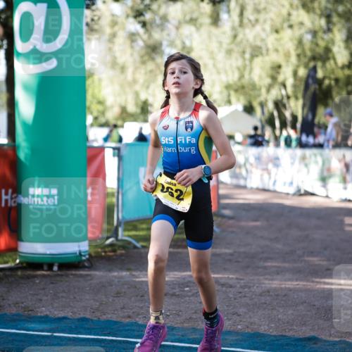 06.09.2026 - 20. Norderstedt Triathlon H.Heesch http://msf.ph/oto/10192532 06.09.2026 09:49:27 Ziel 611, 662, 663 meine-sportfotos.de