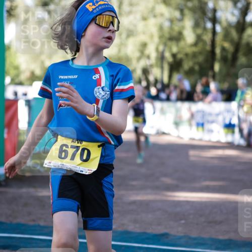 06.09.2026 - 20. Norderstedt Triathlon H.Heesch http://msf.ph/oto/10192590 06.09.2026 09:50:21 Ziel 645, 670 meine-sportfotos.de