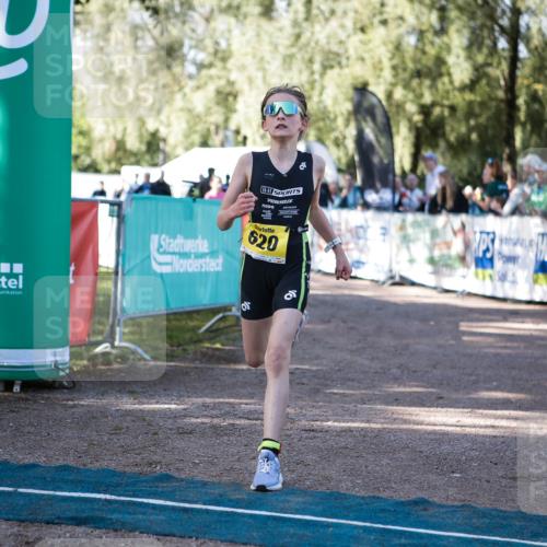 06.09.2026 - 20. Norderstedt Triathlon H.Heesch http://msf.ph/oto/10192683 06.09.2026 09:52:13 Ziel 620, 666 meine-sportfotos.de