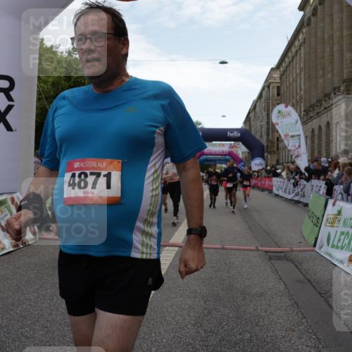 06.09.2026 - CURREX Alsterlauf Yannick Fuchs http://msf.ph/oto/10193398 06.09.2026 10:05:52 Ziel 2047, 2659, 3439, 4130, 4197, 4198, 4481, 4736, 4737, 4741, 4871, 5070, 5115, 5137, 5390, 5520, 5556, 6045, 6121 meine-sportfotos.de