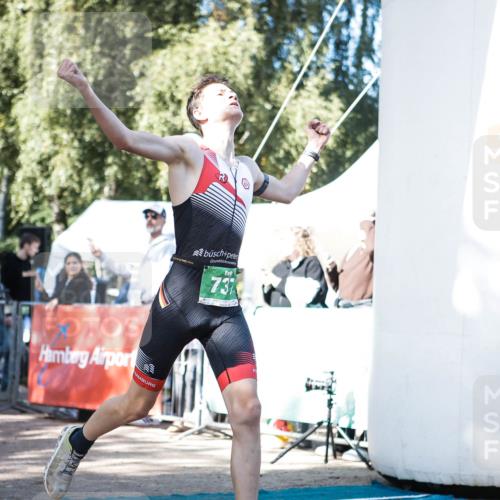 06.09.2026 - 20. Norderstedt Triathlon H.Heesch http://msf.ph/oto/10193453 06.09.2026 10:39:31 Ziel 737 meine-sportfotos.de