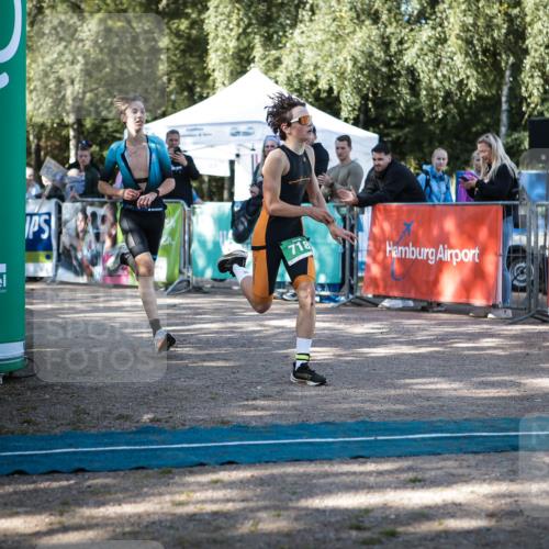 06.09.2026 - 20. Norderstedt Triathlon H.Heesch http://msf.ph/oto/10193521 06.09.2026 10:40:12 Ziel 718, 756 meine-sportfotos.de