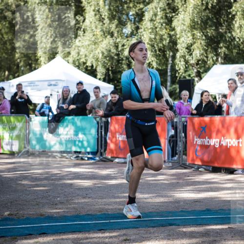 06.09.2026 - 20. Norderstedt Triathlon H.Heesch http://msf.ph/oto/10193535 06.09.2026 10:40:13 Ziel 718, 756 meine-sportfotos.de