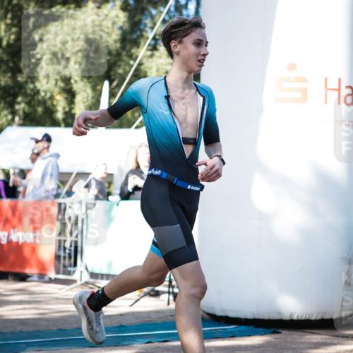 06.09.2026 - 20. Norderstedt Triathlon H.Heesch http://msf.ph/oto/10193555 06.09.2026 10:40:14 Ziel 718, 756 meine-sportfotos.de