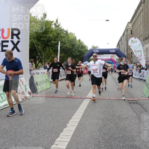 06.09.2026 - CURREX Alsterlauf Yannick Fuchs http://msf.ph/oto/10193960 06.09.2026 10:06:00 Ziel 3098, 3842, 3976, 4481, 4736, 4737, 4894, 5070, 5115, 5277, 5556, 5726, 5781, 6045, 6089, 6107, 6121, 6385, 8056, 8143 meine-sportfotos.de