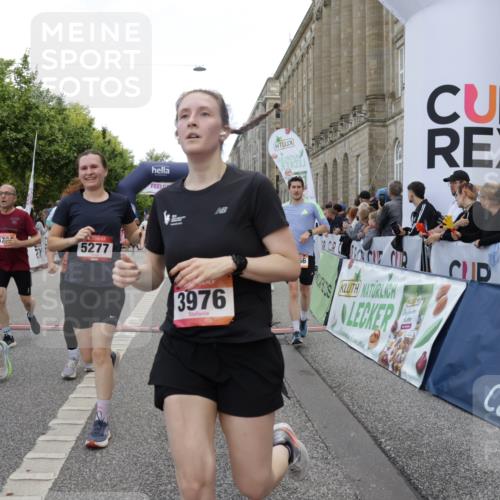 06.09.2026 - CURREX Alsterlauf Yannick Fuchs http://msf.ph/oto/10194115 06.09.2026 10:06:02 Ziel 2413, 2457, 3098, 3842, 3976, 4736, 4737, 4894, 5070, 5277, 5726, 5781, 6045, 6089, 6107, 6385, 8056, 8143 meine-sportfotos.de