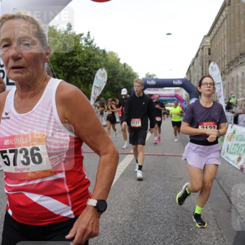 06.09.2026 - CURREX Alsterlauf Yannick Fuchs http://msf.ph/oto/10194194 06.09.2026 09:57:48 Ziel 2237, 2288, 2523, 2538, 2663, 2672, 2877, 2932, 2950, 3122, 4334, 4691, 4950, 5111, 5247, 5660, 5736, 5790, 6108, 6137, 6239, 6318, 8231, 8307 meine-sportfotos.de
