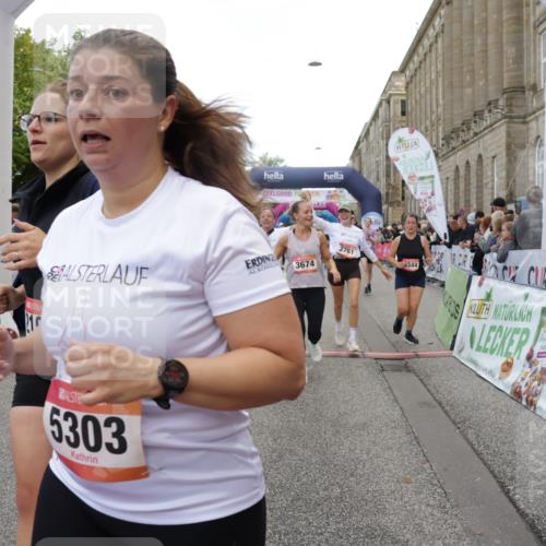 06.09.2026 - CURREX Alsterlauf Yannick Fuchs http://msf.ph/oto/10194899 06.09.2026 10:06:13 Ziel 2196, 2413, 2457, 2458, 2761, 2762, 2763, 2779, 3130, 3228, 3247, 3337, 3515, 3529, 3674, 3677, 3980, 4110, 4344, 4383, 4545, 4679, 4692, 4873, 5174, 5303, 5689, 6093, 6433, 8161 meine-sportfotos.de