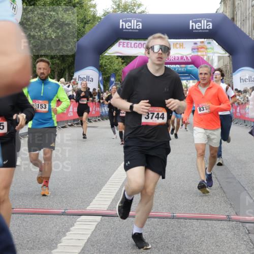 06.09.2026 - CURREX Alsterlauf Yannick Fuchs http://msf.ph/oto/10195060 06.09.2026 09:58:01 Ziel 2875, 2965, 3075, 3307, 3369, 3403, 3743, 3744, 4003, 4864, 5470, 5518, 5548, 5916, 6153, 8066, 8152, 8229, 8311 meine-sportfotos.de