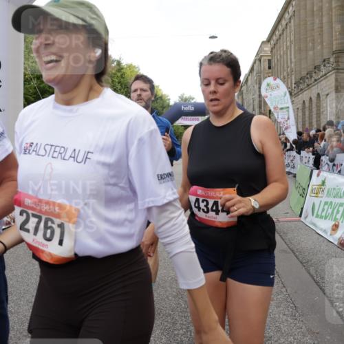06.09.2026 - CURREX Alsterlauf Yannick Fuchs http://msf.ph/oto/10195090 06.09.2026 10:06:15 Ziel 2196, 2458, 2761, 2762, 2763, 2779, 3130, 3228, 3247, 3337, 3515, 3529, 3674, 3677, 3980, 4027, 4075, 4110, 4344, 4383, 4545, 4679, 4692, 4873, 5003, 5174, 5303, 5364, 5689, 6093, 6308, 6328, 6350, 6433, 8161 meine-sportfotos.de