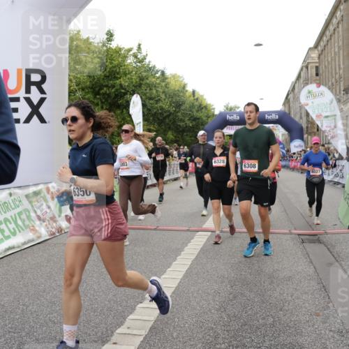 06.09.2026 - CURREX Alsterlauf Yannick Fuchs http://msf.ph/oto/10195335 06.09.2026 10:06:20 Ziel 2625, 2761, 2762, 2763, 2779, 3130, 3228, 3247, 3337, 3515, 3674, 3677, 3736, 3980, 4027, 4075, 4344, 4650, 4873, 5003, 5181, 5364, 5600, 5689, 6093, 6308, 6328, 6350 meine-sportfotos.de