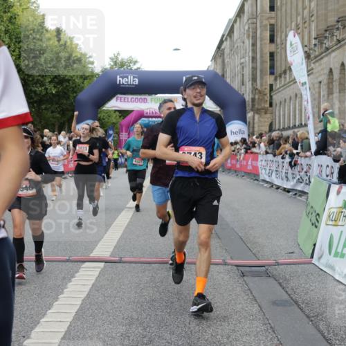 06.09.2026 - CURREX Alsterlauf Yannick Fuchs http://msf.ph/oto/10195371 06.09.2026 09:58:06 Ziel 2875, 2965, 3075, 3307, 3369, 3394, 3403, 3497, 3553, 3580, 3743, 3744, 3841, 3872, 3923, 4034, 4327, 4864, 5470, 5518, 5548, 5707, 6153, 6343, 8066, 8152, 8163, 8229, 8311 meine-sportfotos.de