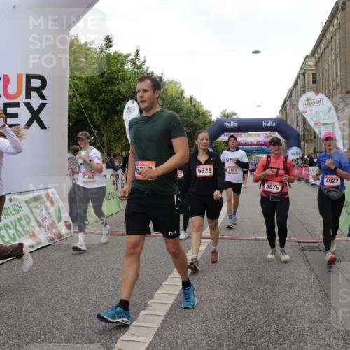 06.09.2026 - CURREX Alsterlauf Yannick Fuchs http://msf.ph/oto/10195395 06.09.2026 10:06:21 Ziel 2625, 2863, 3130, 3228, 3247, 3337, 3515, 3736, 3980, 4027, 4075, 4650, 4873, 5003, 5181, 5364, 5600, 5689, 6093, 6308, 6328, 6350, 8183 meine-sportfotos.de