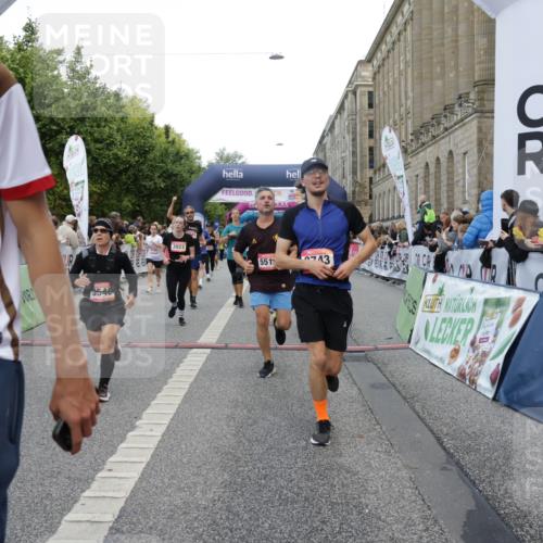 06.09.2026 - CURREX Alsterlauf Yannick Fuchs http://msf.ph/oto/10195408 06.09.2026 09:58:06 Ziel 2875, 2965, 3075, 3307, 3369, 3394, 3403, 3497, 3553, 3580, 3743, 3744, 3841, 3872, 3923, 4034, 4327, 4864, 5470, 5518, 5548, 5707, 6153, 6343, 8066, 8152, 8163, 8229, 8311 meine-sportfotos.de