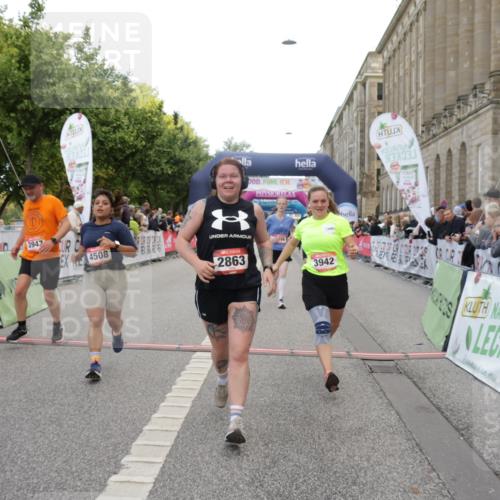 06.09.2026 - CURREX Alsterlauf Yannick Fuchs http://msf.ph/oto/10195783 06.09.2026 10:06:27 Ziel 2266, 2541, 2625, 2863, 3736, 3772, 3942, 3947, 4027, 4075, 4508, 4650, 4819, 5003, 5181, 5364, 5600, 6308, 8183 meine-sportfotos.de