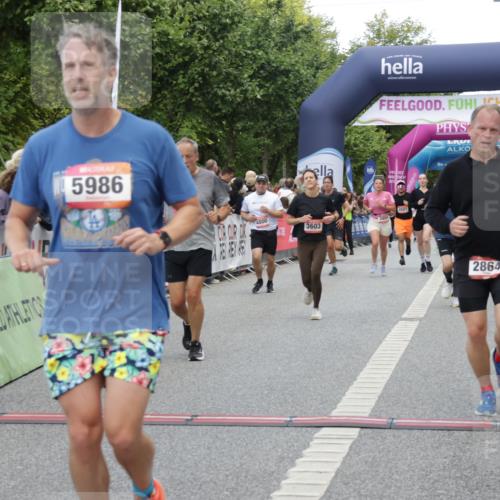 06.09.2026 - CURREX Alsterlauf Yannick Fuchs http://msf.ph/oto/10196070 06.09.2026 09:58:16 Ziel 2706, 2864, 3394, 3553, 3580, 3603, 3804, 3872, 4034, 4732, 4800, 5986, 6227, 6343, 6409, 8003, 8052, 8163 meine-sportfotos.de