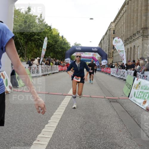 06.09.2026 - CURREX Alsterlauf Yannick Fuchs http://msf.ph/oto/10196086 06.09.2026 10:06:31 Ziel 2266, 2541, 2863, 3772, 3942, 3947, 4508, 4819, 5600, 6085, 6464, 8183 meine-sportfotos.de