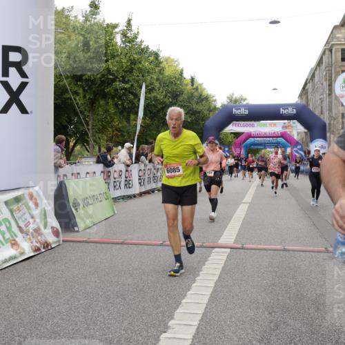 06.09.2026 - CURREX Alsterlauf Yannick Fuchs http://msf.ph/oto/10196383 06.09.2026 10:06:35 Ziel 2266, 2532, 2541, 3266, 3267, 3491, 3772, 4337, 4725, 4819, 5001, 6085, 6464 meine-sportfotos.de