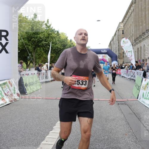 06.09.2026 - CURREX Alsterlauf Yannick Fuchs http://msf.ph/oto/10196772 06.09.2026 10:06:42 Ziel 2270, 2532, 2533, 2745, 3142, 3143, 3266, 3267, 3491, 3537, 3855, 4337, 4347, 4725, 5001, 5167, 6085, 6275 meine-sportfotos.de