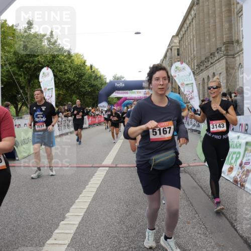 06.09.2026 - CURREX Alsterlauf Yannick Fuchs http://msf.ph/oto/10196902 06.09.2026 10:06:45 Ziel 2270, 2428, 2532, 2533, 2745, 3142, 3143, 3266, 3267, 3500, 3501, 3502, 3537, 3675, 3855, 4337, 4347, 4725, 5001, 5143, 5167, 6275, 8017 meine-sportfotos.de