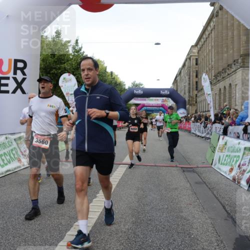 06.09.2026 - CURREX Alsterlauf Yannick Fuchs http://msf.ph/oto/10196950 06.09.2026 09:58:31 Ziel 2013, 2173, 3031, 3055, 3261, 3560, 3693, 4050, 4352, 4423, 4806, 5018, 5521, 5640, 5725, 5840, 5858, 6099, 6118, 6470, 8077, 8296, 8319 meine-sportfotos.de