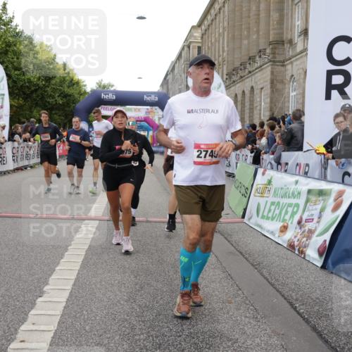 06.09.2026 - CURREX Alsterlauf Yannick Fuchs http://msf.ph/oto/10197122 06.09.2026 10:06:49 Ziel 2270, 2428, 2745, 3142, 3143, 3500, 3501, 3502, 3537, 3675, 3855, 4347, 5143, 5167, 5471, 6275, 6285, 8017 meine-sportfotos.de
