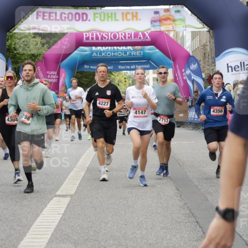 06.09.2026 - CURREX Alsterlauf Yannick Fuchs http://msf.ph/oto/10197272 06.09.2026 09:58:37 Ziel 2034, 2120, 2173, 2717, 3031, 3261, 3693, 4050, 4147, 4227, 4256, 4304, 4352, 4356, 4423, 4652, 5205, 5207, 5521, 5640, 5725, 6073, 6099, 6118, 6470, 8077, 8319 meine-sportfotos.de