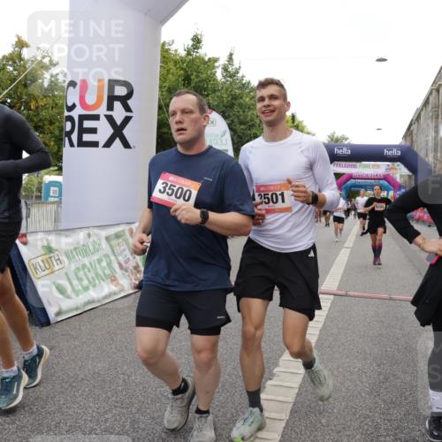 06.09.2026 - CURREX Alsterlauf Yannick Fuchs http://msf.ph/oto/10197282 06.09.2026 10:06:51 Ziel 2270, 2428, 2745, 2934, 3142, 3143, 3303, 3500, 3501, 3502, 3537, 3675, 3855, 3943, 3945, 4347, 5143, 5167, 5471, 6275, 6285, 8017 meine-sportfotos.de