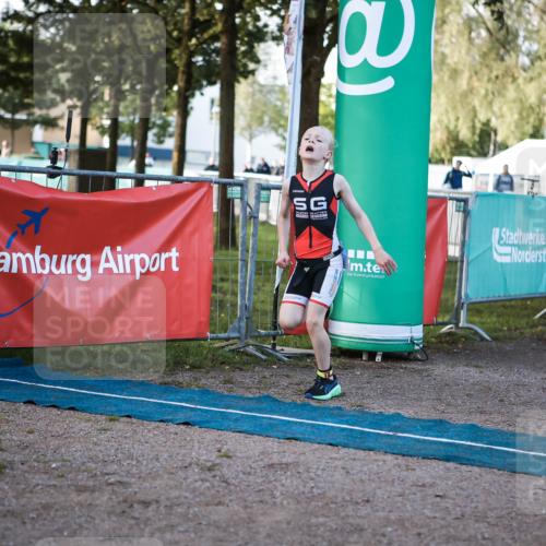 06.09.2026 - 20. Norderstedt Triathlon H.Heesch http://msf.ph/oto/10197437 06.09.2026 09:10:57 Ziel 31, 32, 34, 35, 48 meine-sportfotos.de
