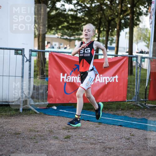06.09.2026 - 20. Norderstedt Triathlon H.Heesch http://msf.ph/oto/10197456 06.09.2026 09:10:57 Ziel 31, 32, 34, 35, 48 meine-sportfotos.de