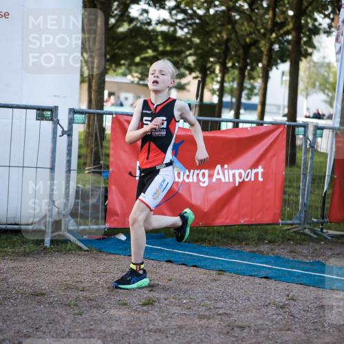 06.09.2026 - 20. Norderstedt Triathlon H.Heesch http://msf.ph/oto/10197458 06.09.2026 09:10:57 Ziel 31, 32, 34, 35, 48 meine-sportfotos.de