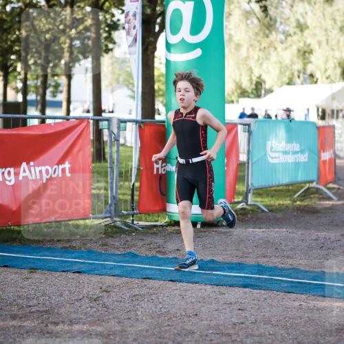 06.09.2026 - 20. Norderstedt Triathlon H.Heesch http://msf.ph/oto/10197780 06.09.2026 09:12:07 Ziel 19, 37, 40 meine-sportfotos.de