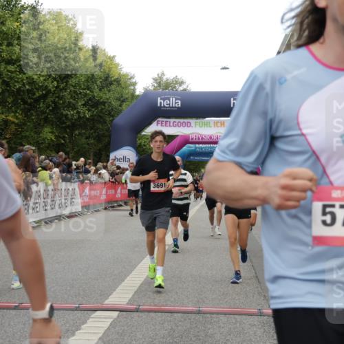 06.09.2026 - CURREX Alsterlauf Yannick Fuchs http://msf.ph/oto/10197850 06.09.2026 09:58:47 Ziel 2017, 2034, 2120, 2244, 2711, 2717, 3078, 3691, 4147, 4227, 4256, 4265, 4304, 4356, 4695, 4747, 5205, 5207, 5557, 5706, 5764, 5810, 5964, 6073, 6111 meine-sportfotos.de